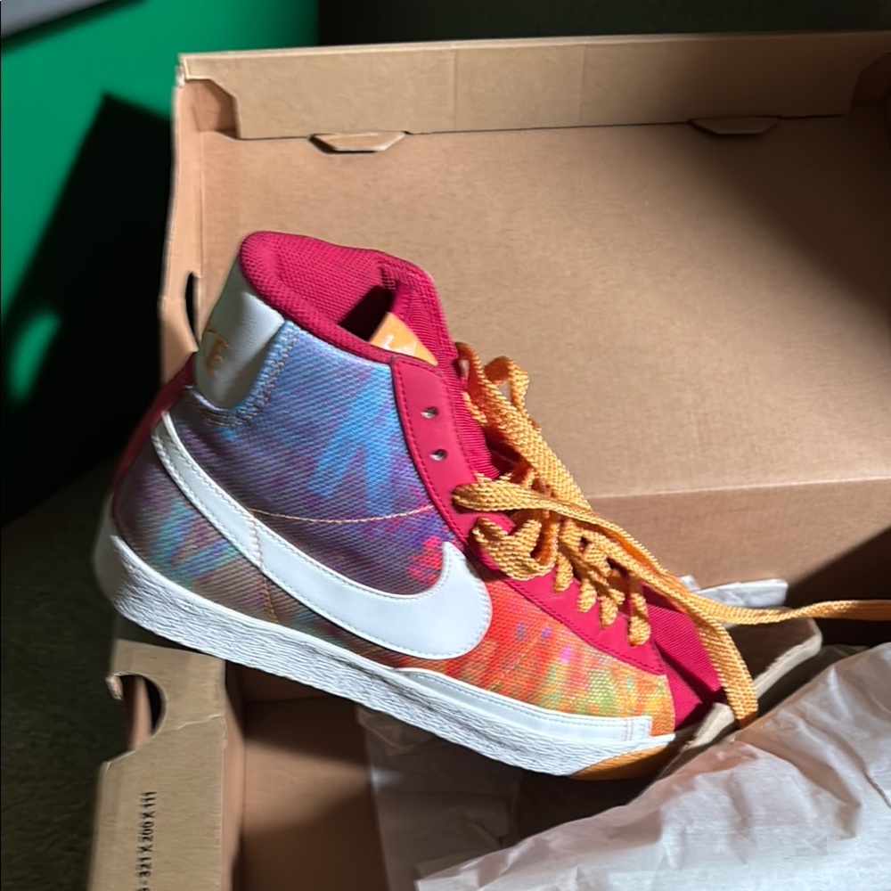 Nike WMNS Blazer High Sneakers - Classic Style